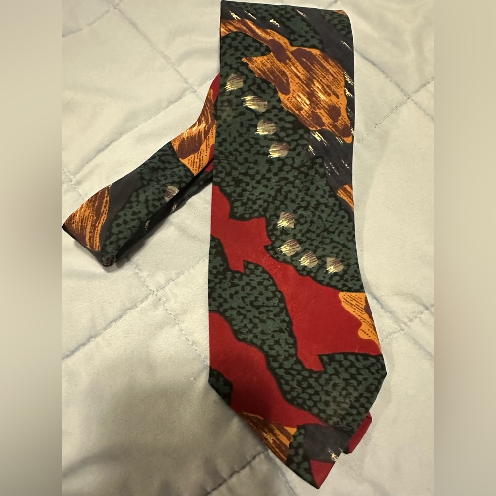 Salvatore Stylish Multicolor Pattern Men's Tie —Gray, Black, Burgandy & Accents